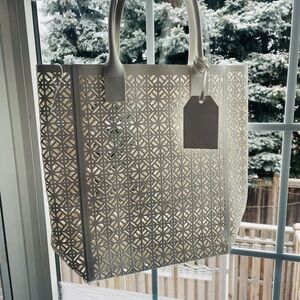 Tory Burch White Laser Cut Beach tote with original hangtag PVC EUC